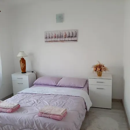 Stan Na Dan Ilicka アパート Brčko